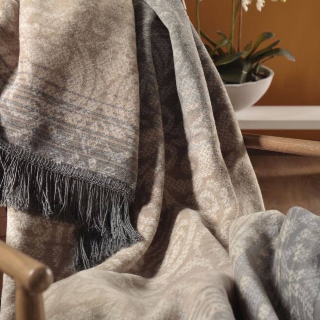 Modernios klasikos pledas ORNAMENTAL