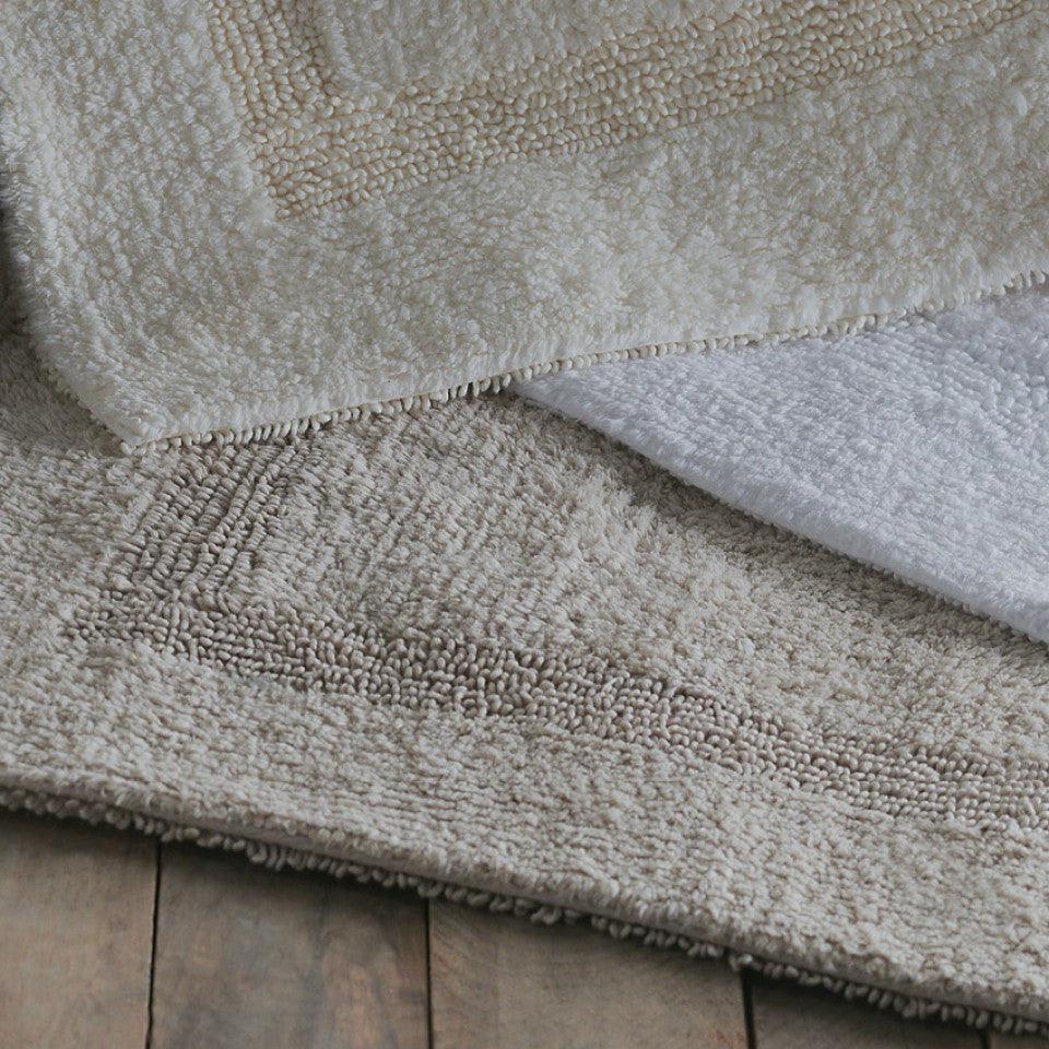 Vonios kilimėlis NEW CASTLE Warm Gray - THE HOME STORY